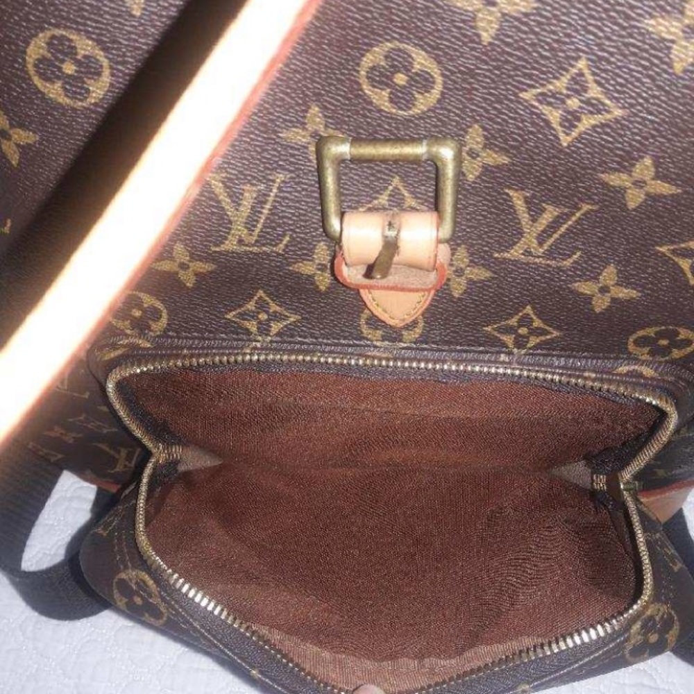 Backpack - Picture 3 of 7